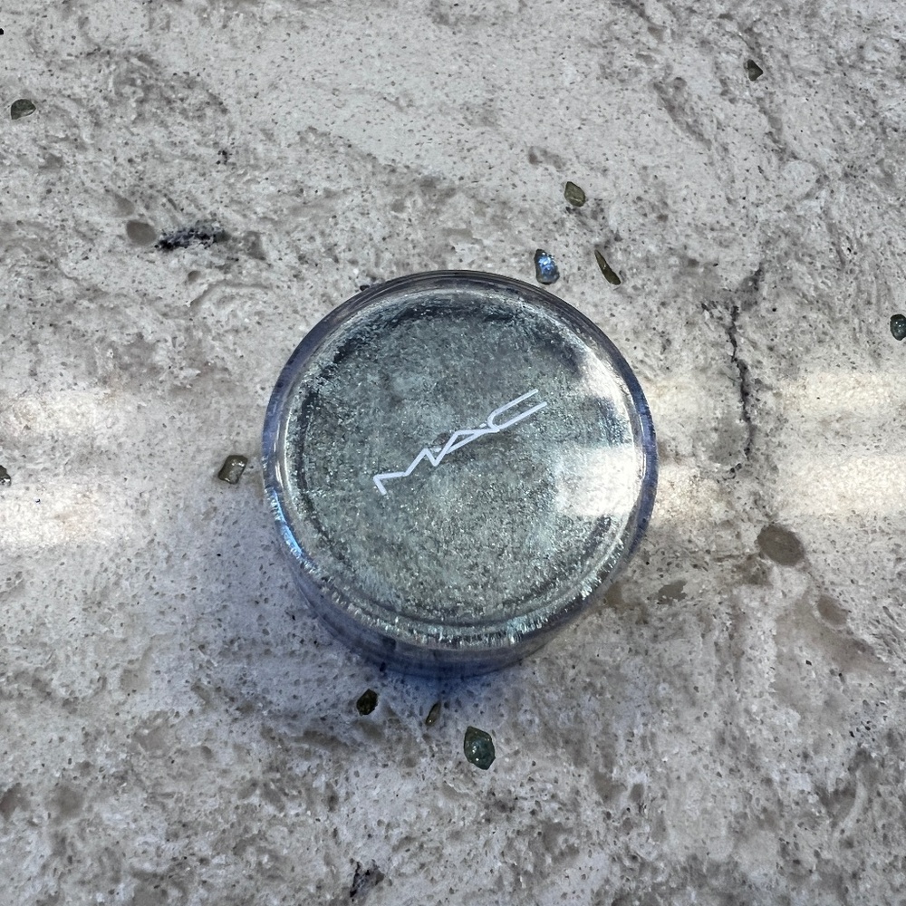 Mac moss‎ garden crushed metallic pigment